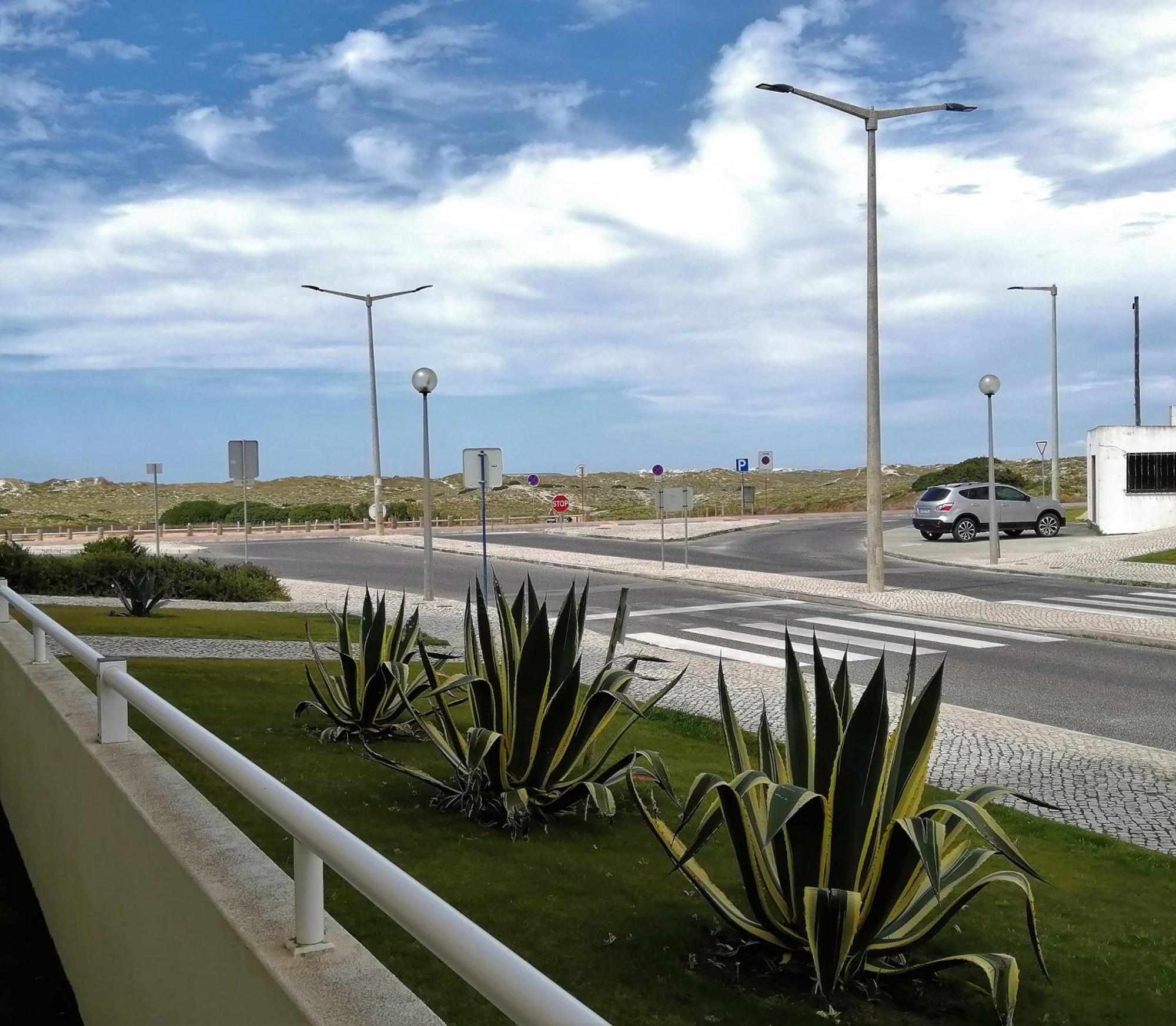 Nalu House Baleal - By The *